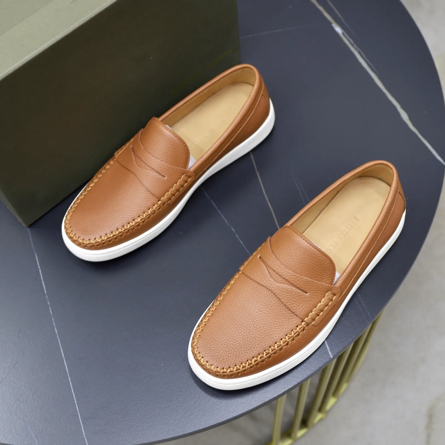 Men's men's shoes 💰480💰BOTTEG* VENET* - high-end boutique Size: 38-44 (45 customized) BV new product, calfskin surface, water-dyed cowhide lining, classic style harmoniously blends with contemporary fashion temperament, rubber soles are light and flexible, water-dyed cowhide lining!